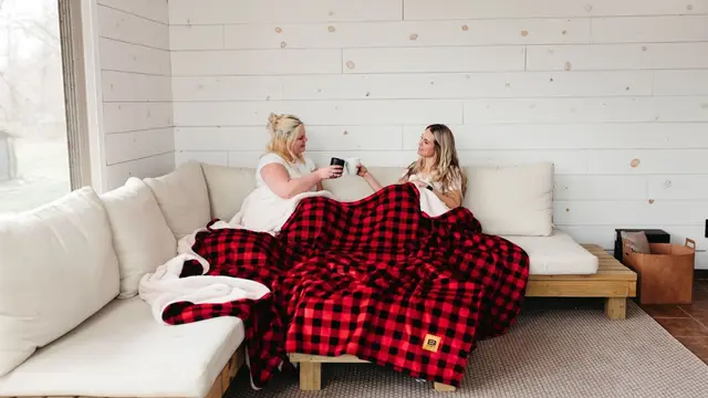 BigBlanketCo from GMA Deals & Steals